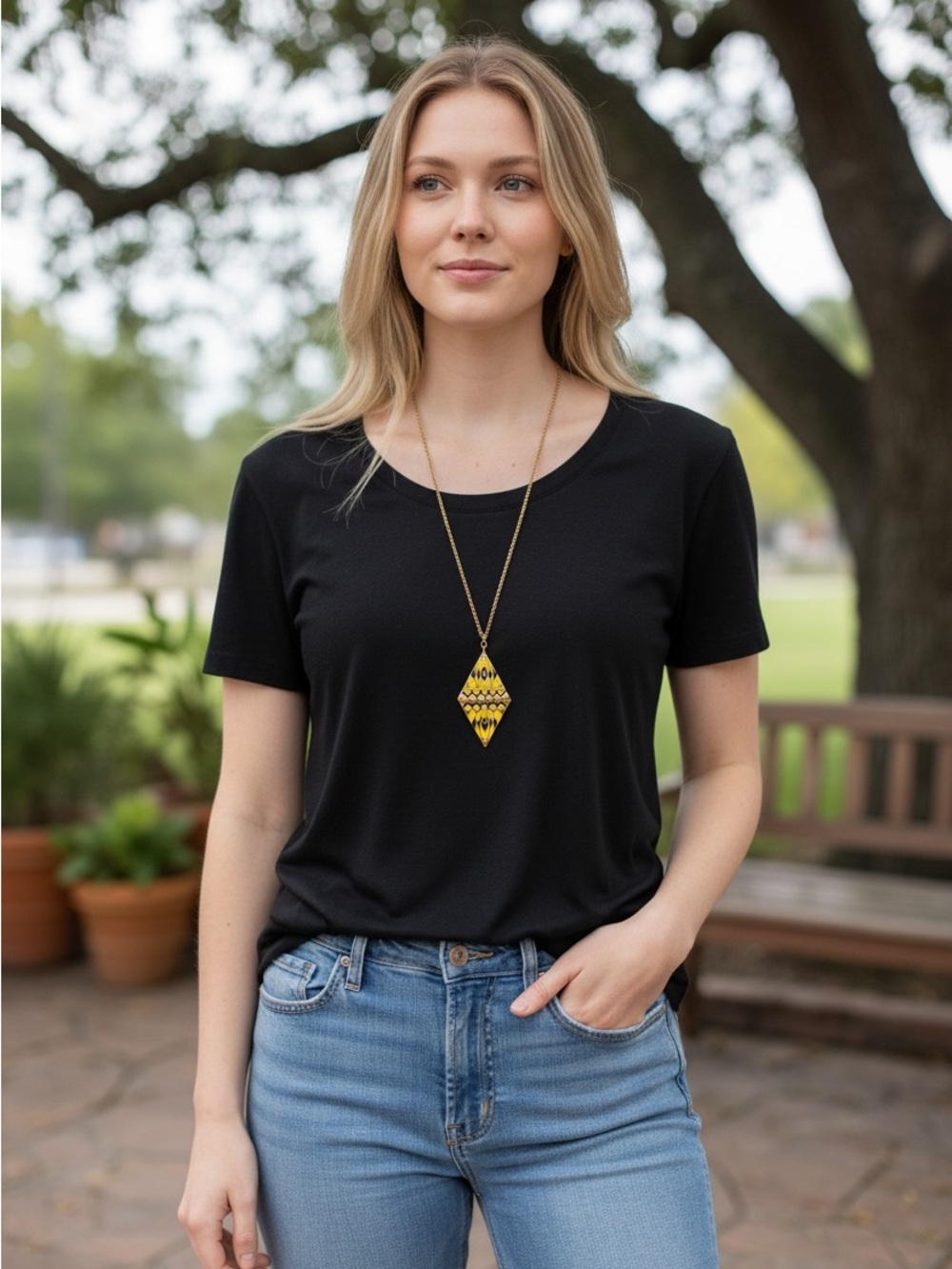 Vintage Geometric Yellow & Black Pendant Necklace - Picture 4 of 9